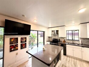 20429 NE 10th Ct Rd in Miami, FL - Building Photo - Building Photo