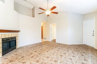 1366 Chinaberry Dr in Lewisville, TX - Building Photo - Building Photo