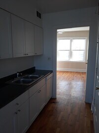 3050 W Berteau Ave, Unit 3 - 6