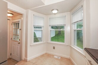 19600 Milan Dr in Maple Heights, OH - Building Photo - Building Photo