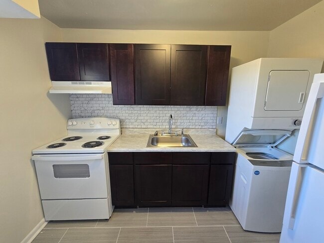 property at 5200 Collindale Rd