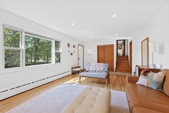 275 Hillvale Rd in Manchester, VT - Building Photo - Building Photo