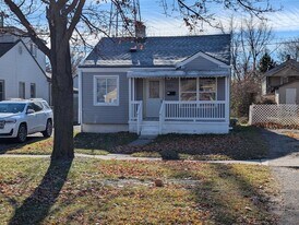 305 South in Pontiac, MI - Building Photo