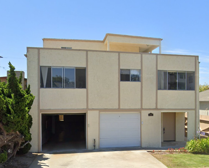 Shoreline Villas in Redondo Beach, CA - Building Photo