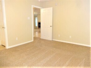 2207 Shady Pine Dr in Conroe, TX - Building Photo - Building Photo