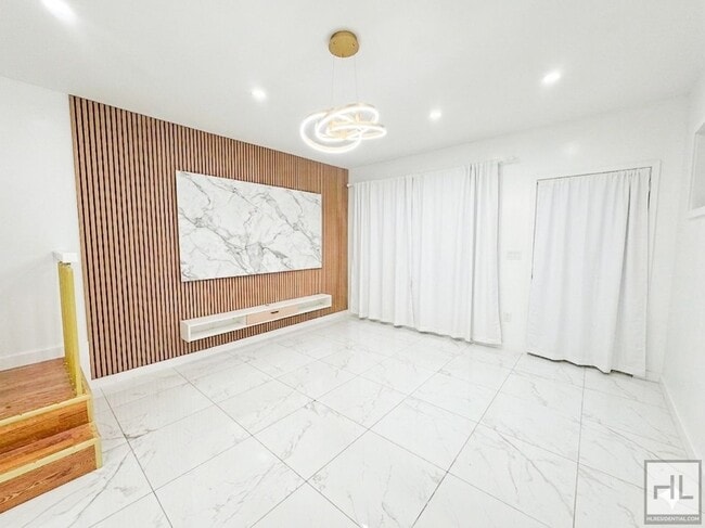 EAST 53 STREET, Unit 1 in Brooklyn, NY - Foto de edificio - Building Photo