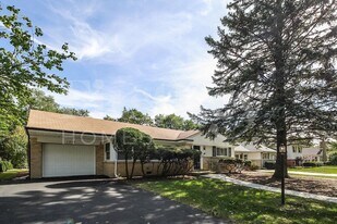 1219 Oakmont Ave in Flossmoor, IL - Building Photo