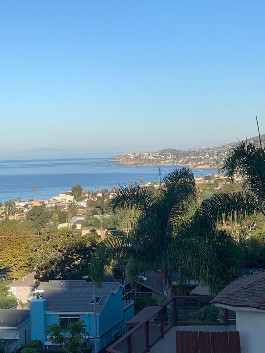2150 Ruby Pl in Laguna Beach, CA - Foto de edificio