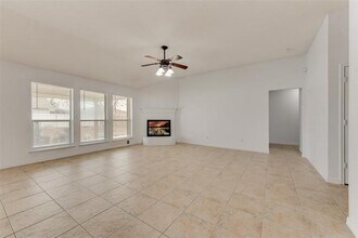 7019 Thunderbird Dr in Arlington, TX - Building Photo - Building Photo