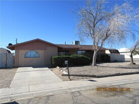 2702 Karen Ave in Kingman, AZ - Building Photo