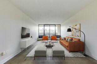 Phoenix Mill Apartments in Guelph, ON - Building Photo