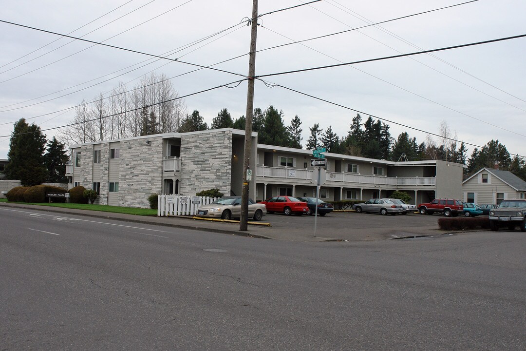 Weidler Plaza in Portland, OR - Building Photo