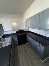 1411 W Maryland St in Evansville, IN - Foto de edificio - Building Photo