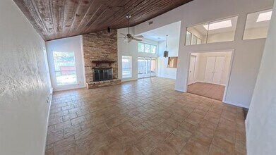 7215 Cutter Mill Dr in Dallas, TX - Building Photo - Building Photo