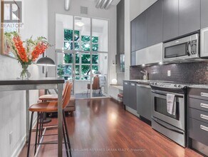 380-380 Macpherson Ave in Toronto, ON - Building Photo - Building Photo