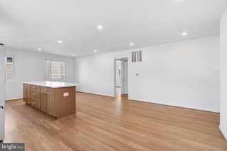 618 19th St S, Unit B in Arlington, VA - Building Photo - Building Photo