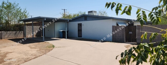 7649 W Mitchell Dr in Phoenix, AZ - Building Photo - Building Photo