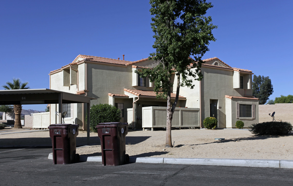 Two Mile in Twentynine Palms, CA - Foto de edificio