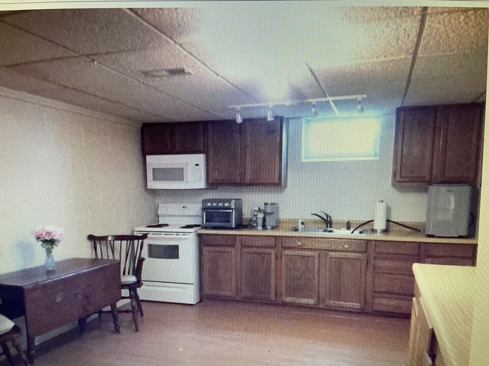 5923 Angling Rd, Unit Furnished Angling Rental in Portage, MI - Foto de edificio