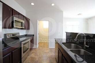 7425 W Darrel Rd in Phoenix, AZ - Building Photo - Building Photo