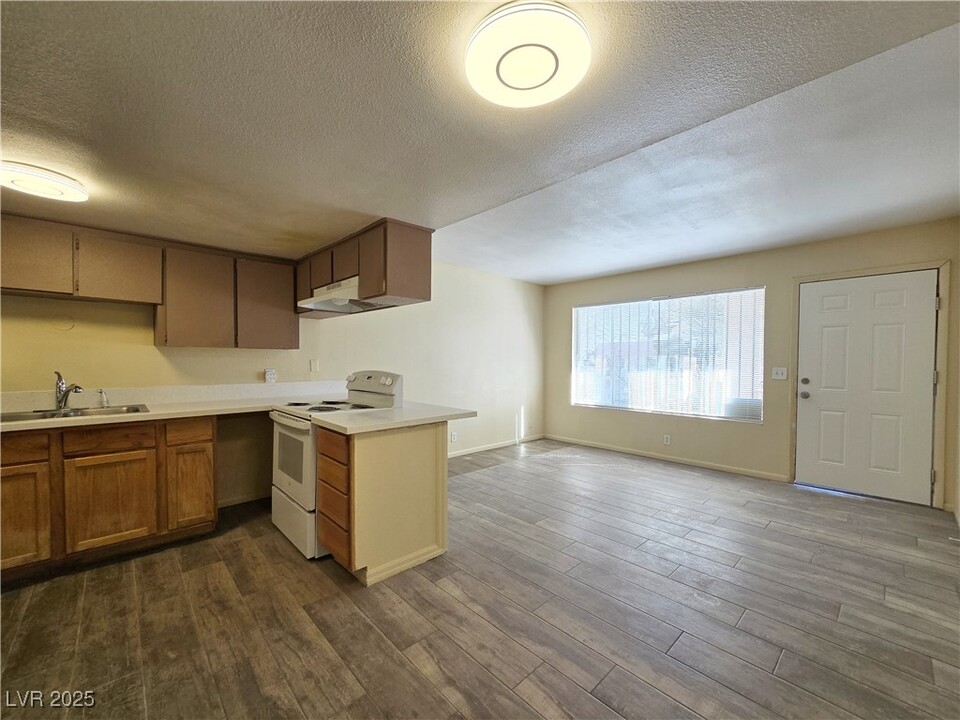 3516 Thomas Ave in North Las Vegas, NV - Foto de edificio