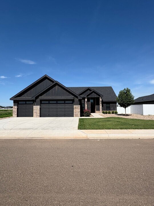 100 Abbey Rd in Clovis, NM - Building Photo