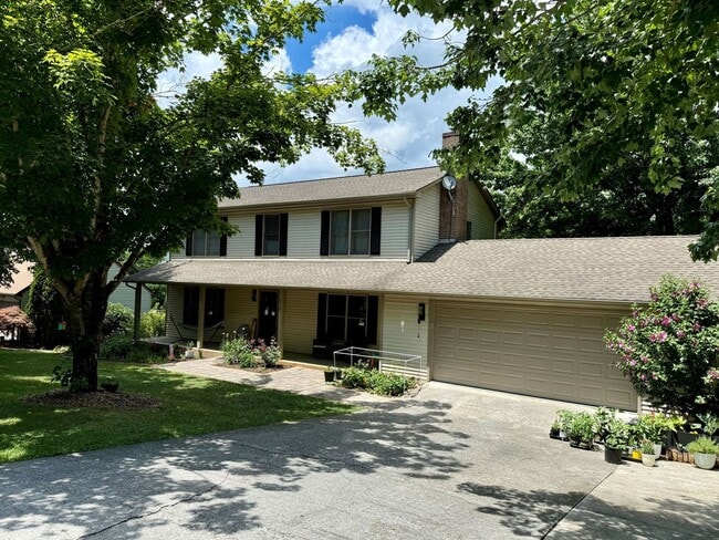 310 Cherokee Dr in Blacksburg, VA - Building Photo - Building Photo