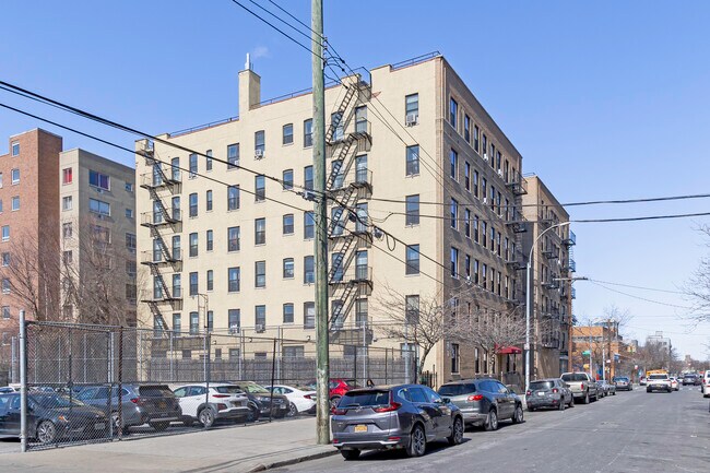 2089 Arthur Ave in Bronx, NY - Building Photo - Building Photo