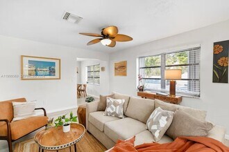 108 SE 4th Terrace, Unit A in Dania Beach, FL - Foto de edificio - Building Photo