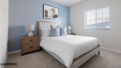 9015 Kings Grant Dr, Unit 9012-303 in Charlotte, NC - Building Photo - Building Photo