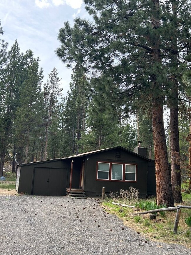 56381 Stellar Dr in Bend, OR - Building Photo - Building Photo