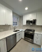 35 Park St, Unit 2 in Brookline, MA - Foto de edificio - Building Photo