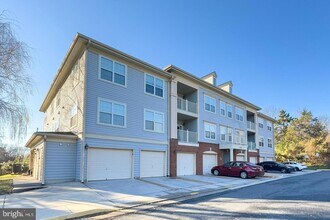 11328 Westbrook Mill Ln, Unit 304 in Fairfax, VA - Building Photo - Building Photo