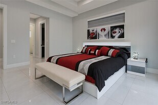 2330 4th Ave SE in Naples, FL - Building Photo