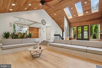 1220 Valley Rd in Villanova, PA - Building Photo - Building Photo