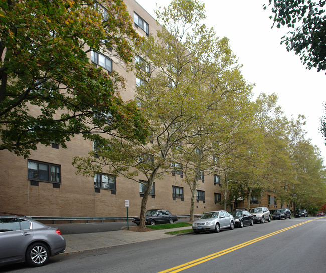 Kingsport Housing for the Elderly in Port Chester, NY - Foto de edificio - Building Photo