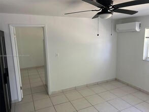 2401 NW 178th Terrace in Miami Gardens, FL - Building Photo - Building Photo