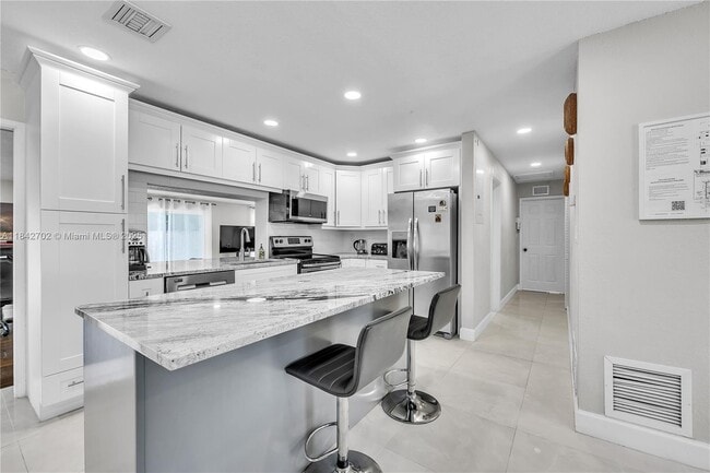 2631 NE 19th St in Pompano Beach, FL - Building Photo - Building Photo