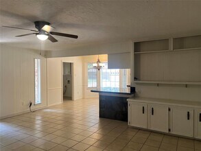 1 Flint St in Conroe, TX - Building Photo - Building Photo