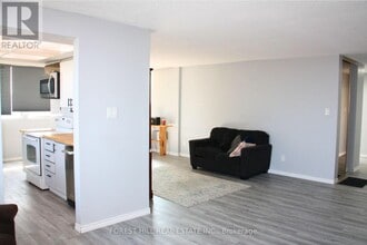 133 Torresdale Ave in Toronto, ON - Building Photo - Building Photo