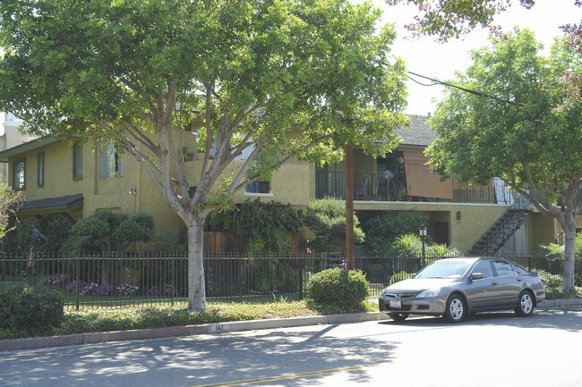 142 W Live Oak St in San Gabriel, CA - Building Photo - Building Photo