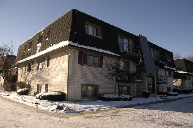 Countryside Apartments in Countryside, IL - Foto de edificio - Building Photo