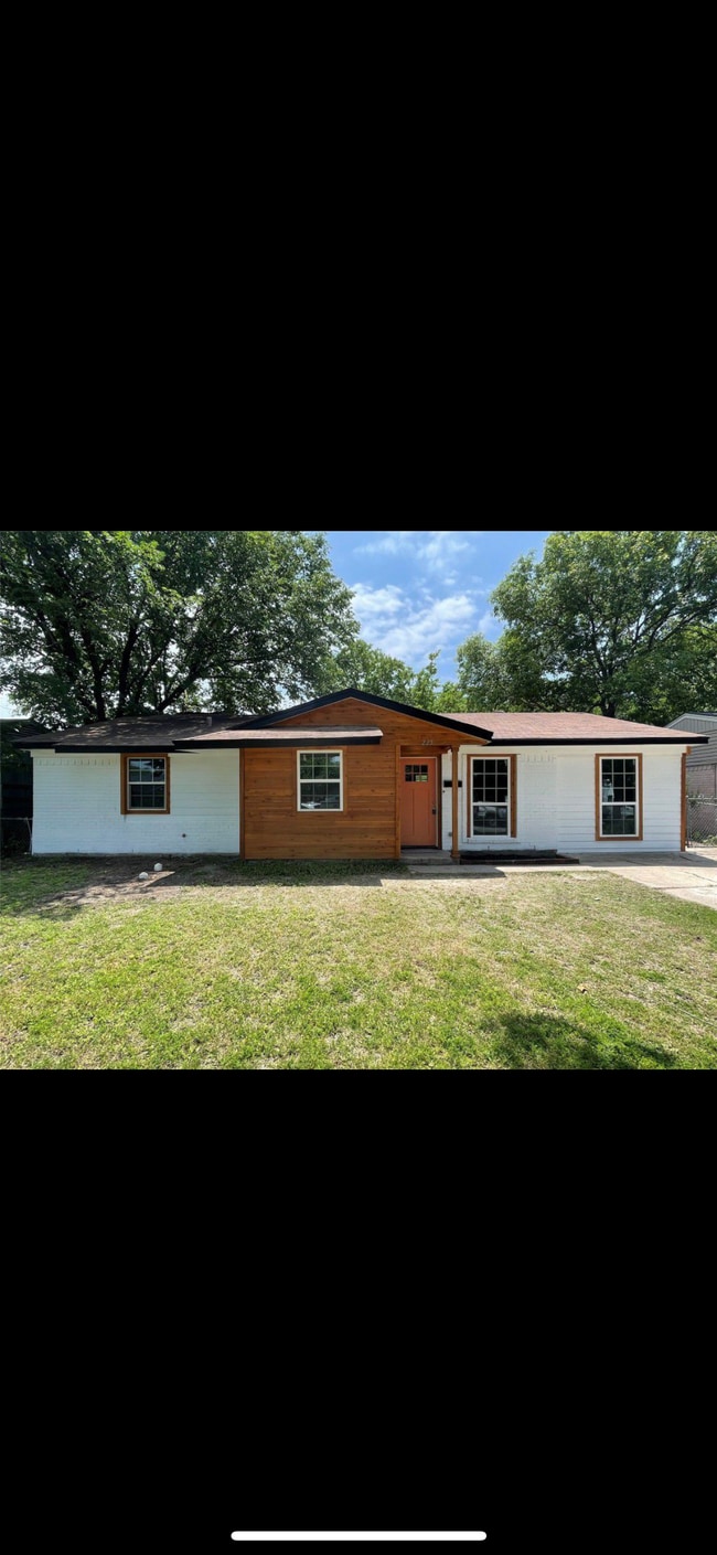 225 E Coral Way