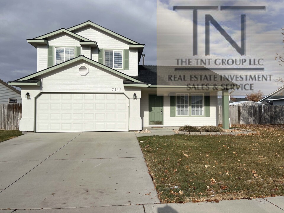 7332 Bay Meadows Dr in Nampa, ID - Foto de edificio