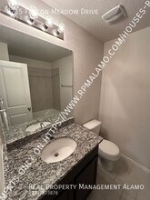 8215 Falcon Meadow Dr in Converse, TX - Building Photo - Building Photo