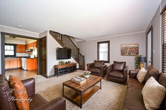 331 Charlotte Ave in Crystal Lake, IL - Building Photo - Building Photo