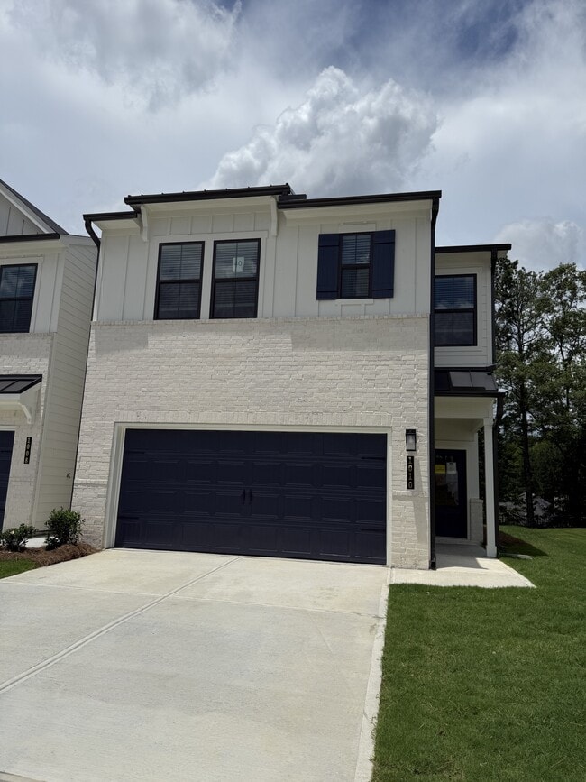 property at 1010 The Ln NE