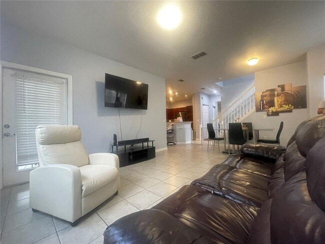 2388 Grand Central Pkwy in Orlando, FL - Building Photo - Building Photo
