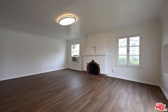 1068 S Wooster St in Los Angeles, CA - Building Photo - Building Photo