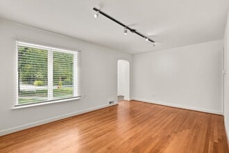 408 Ethan Allen Ave in Takoma Park, MD - Building Photo - Building Photo
